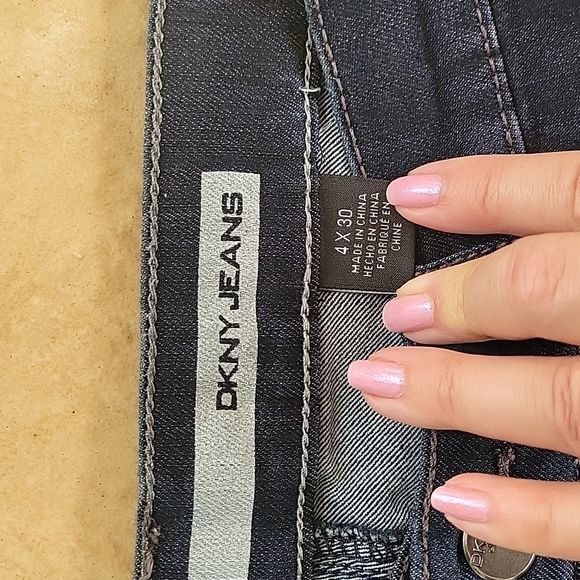 DKNY dark wash Soho boot jeans 4× 30 - Picture 4 of 7